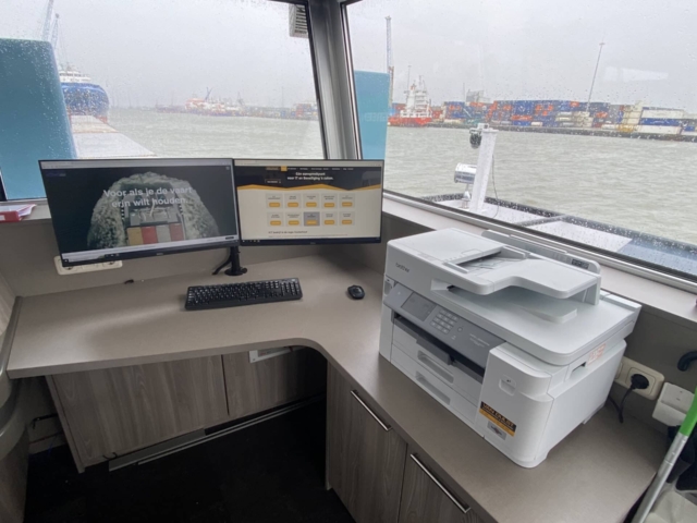 Installatie en uitleveren werkplek binnenvaartschip 1 scaled