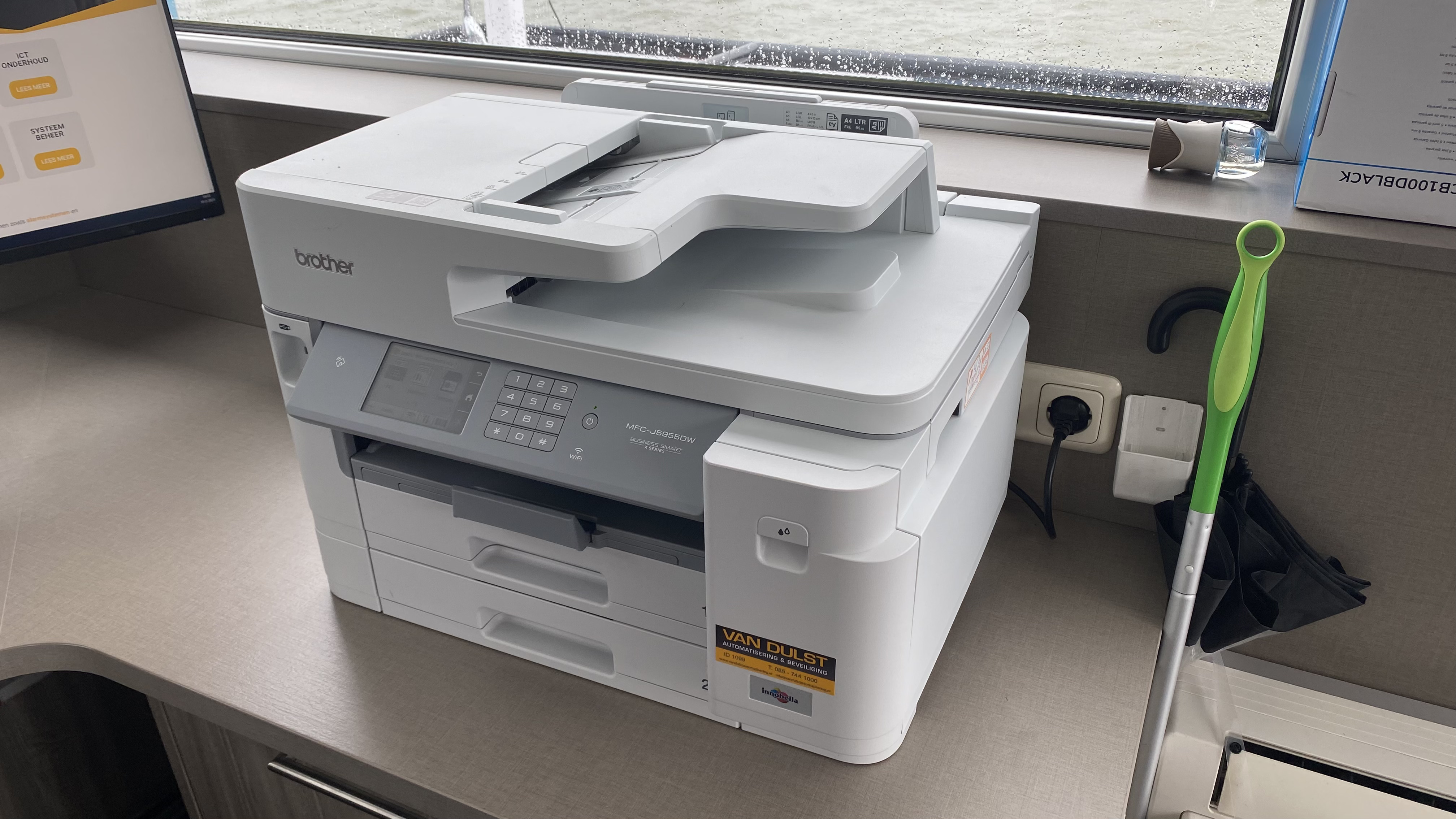 Zakelijke werkplek geïnstalleerd door Van Dulst Automatisering uit Lage Zwaluwe