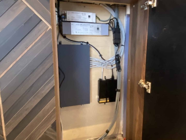 Netwerk en computer installatie rondvaartboot Z9 1 1 scaled